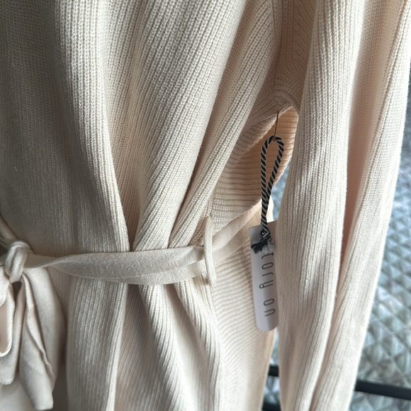 NWT Cardigan - Picture 5 of 7